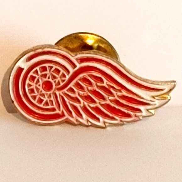 Detroit Red Wings Enamel Pin NHL Ice Hockey Enamel Pin Original Six - Picture 1 of 3